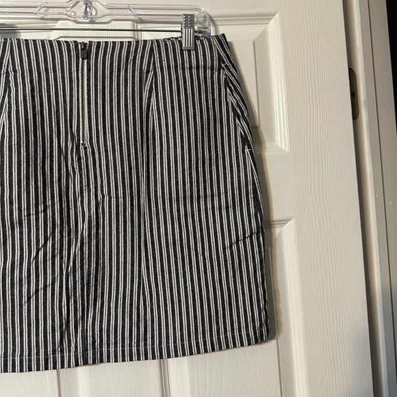 Hollister Striped Ultra High Rise Mini Skirt - Picture 13 of 16